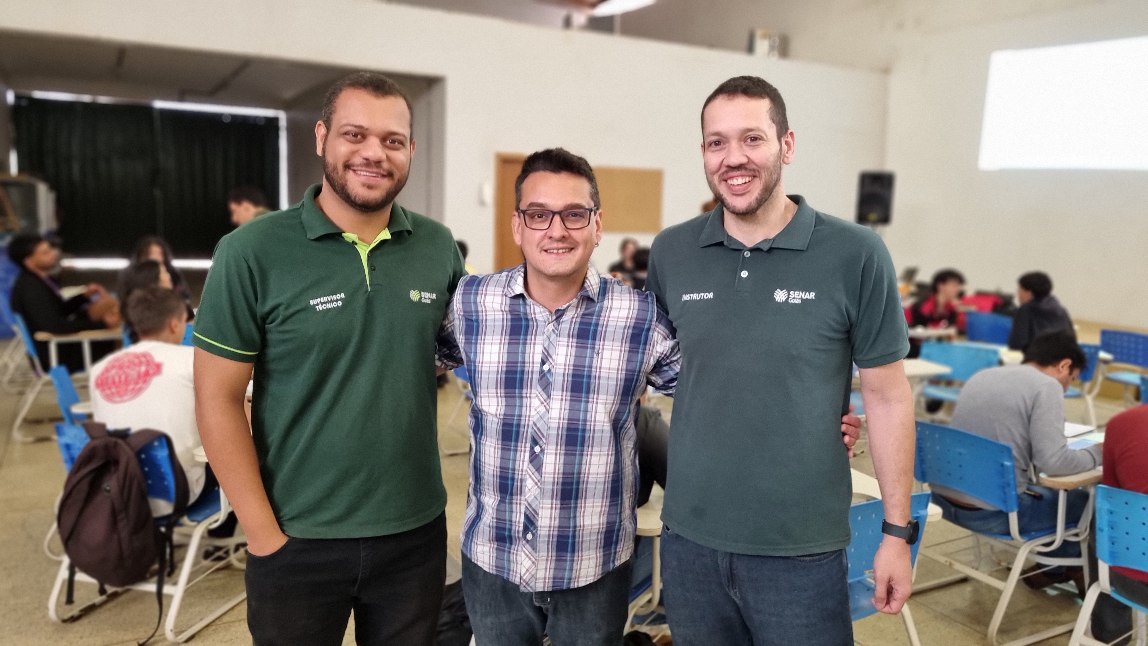 Diego Rodrigues, ladeado por Gabriel Hudson e Jadson Moura, do Senar